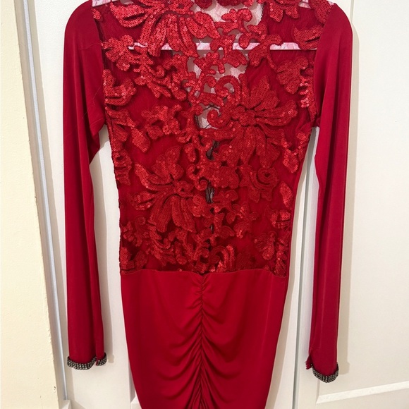 Chic Red Dress with Lace and Beaded Accents - Picture 3 of 6